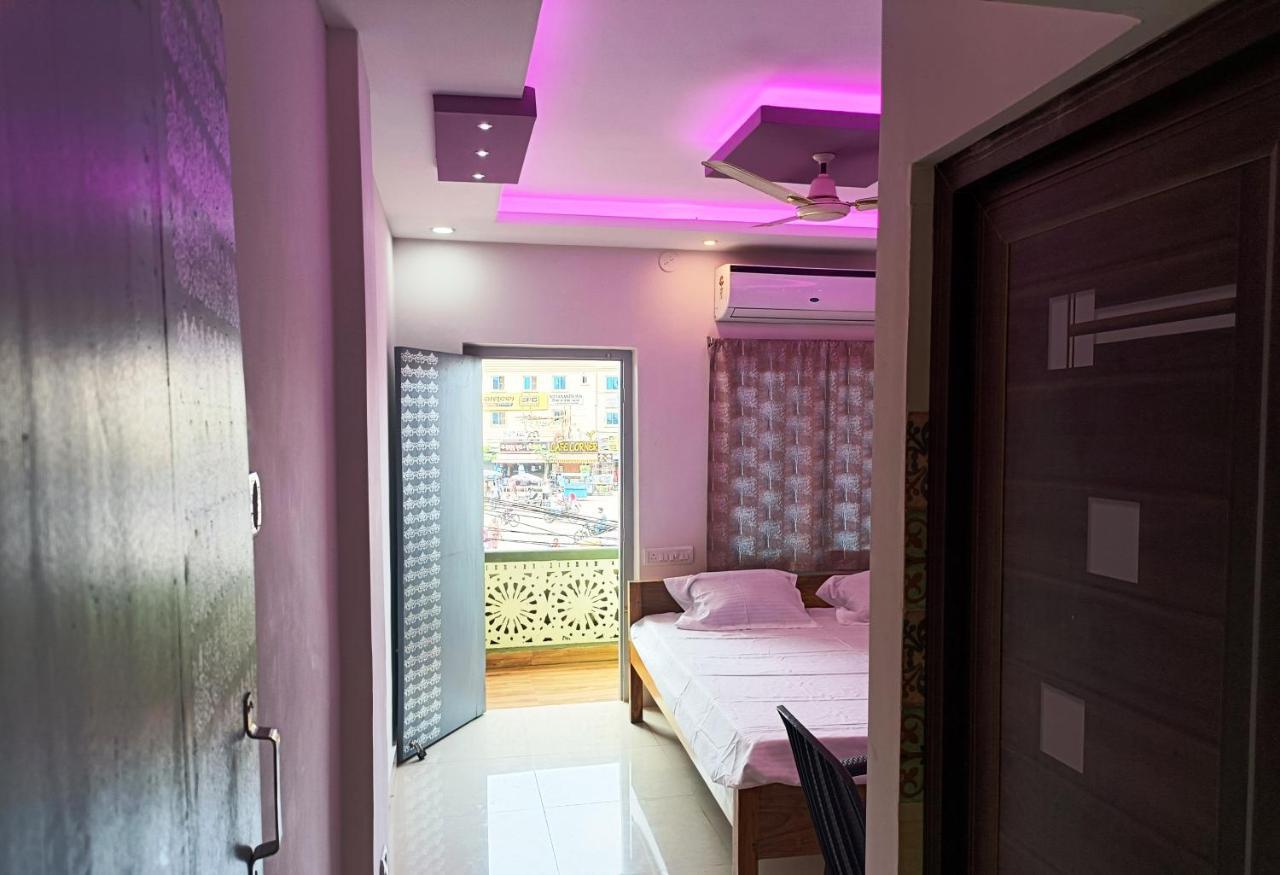 Hotel Grand View Puri Buitenkant foto