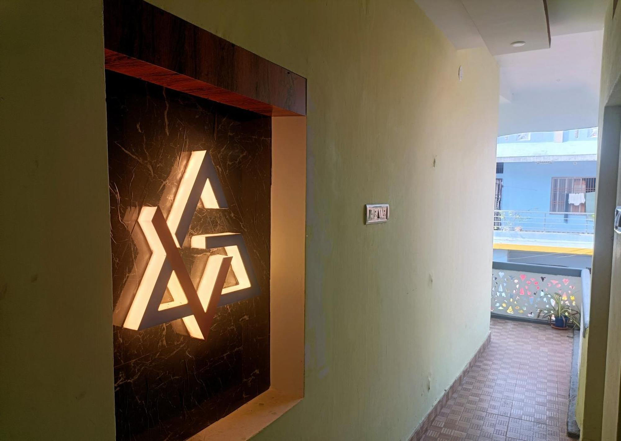 Hotel Grand View Puri Buitenkant foto