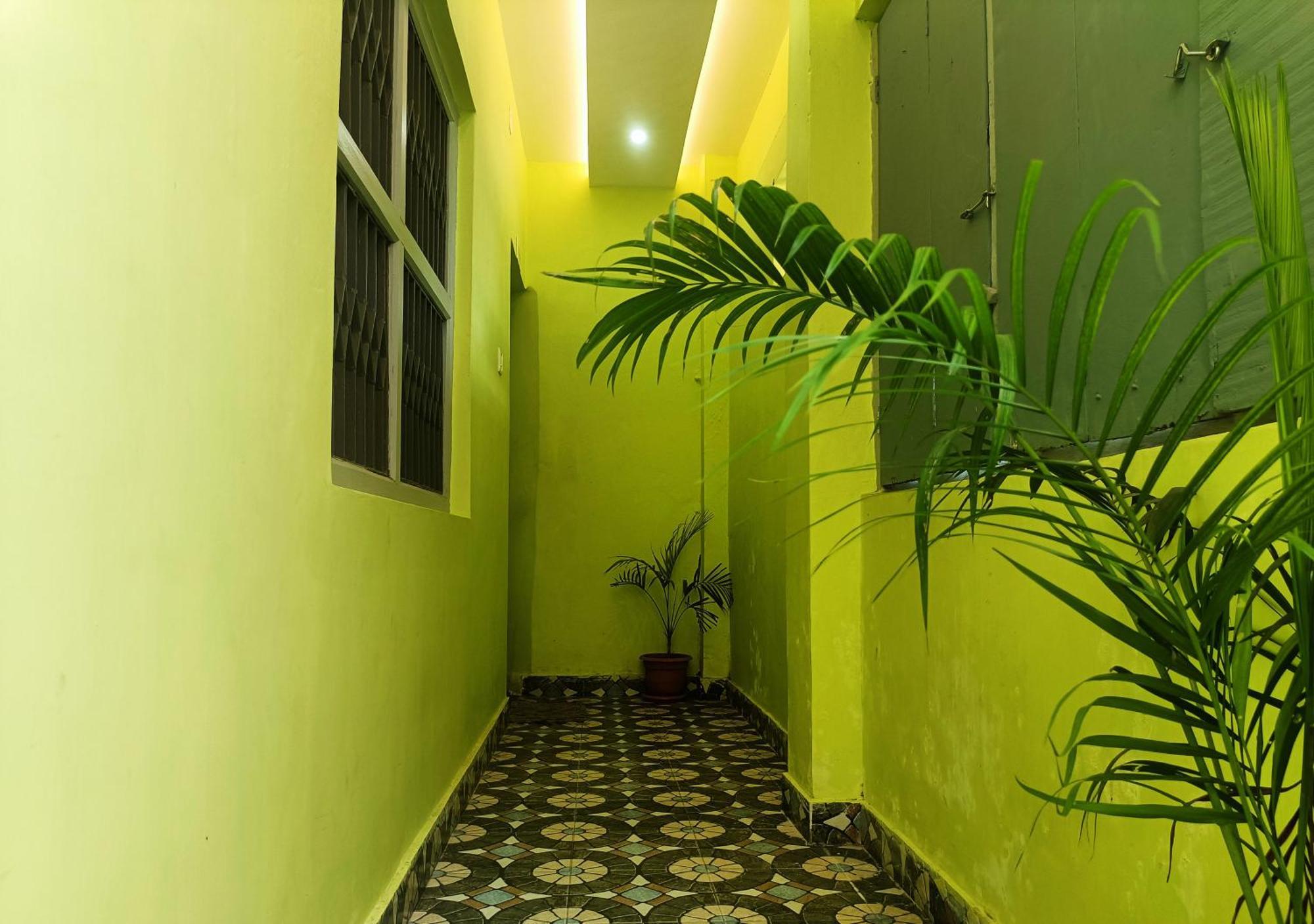 Hotel Grand View Puri Buitenkant foto
