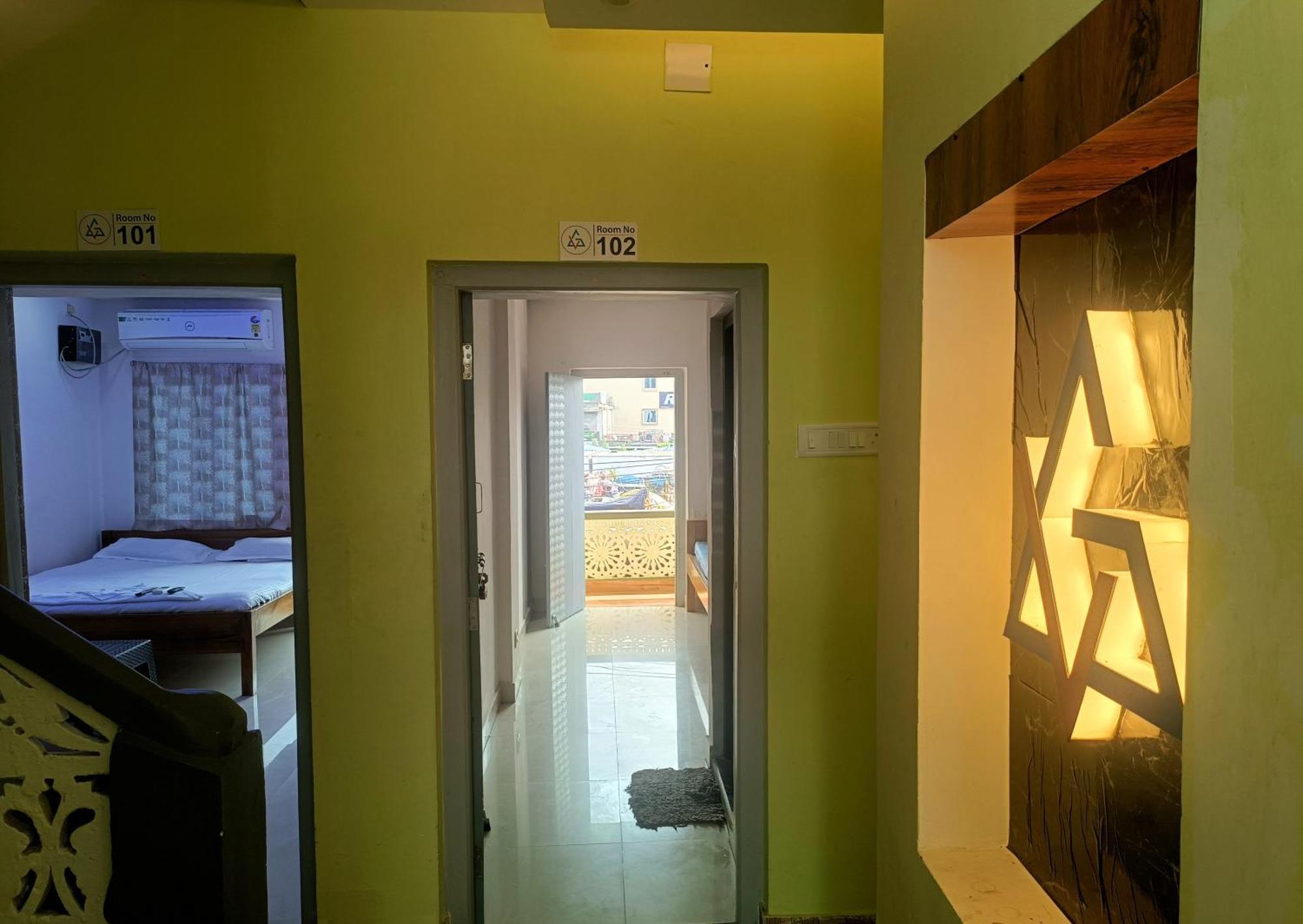 Hotel Grand View Puri Buitenkant foto