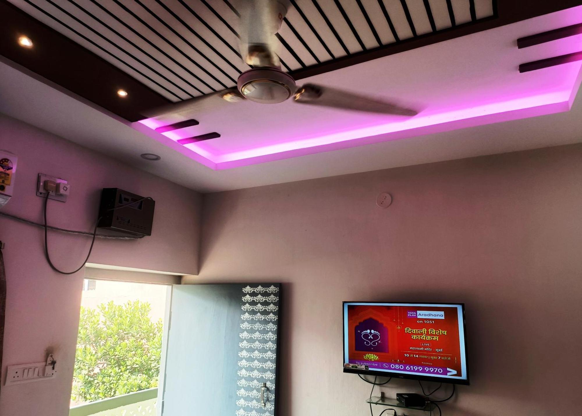 Hotel Grand View Puri Buitenkant foto
