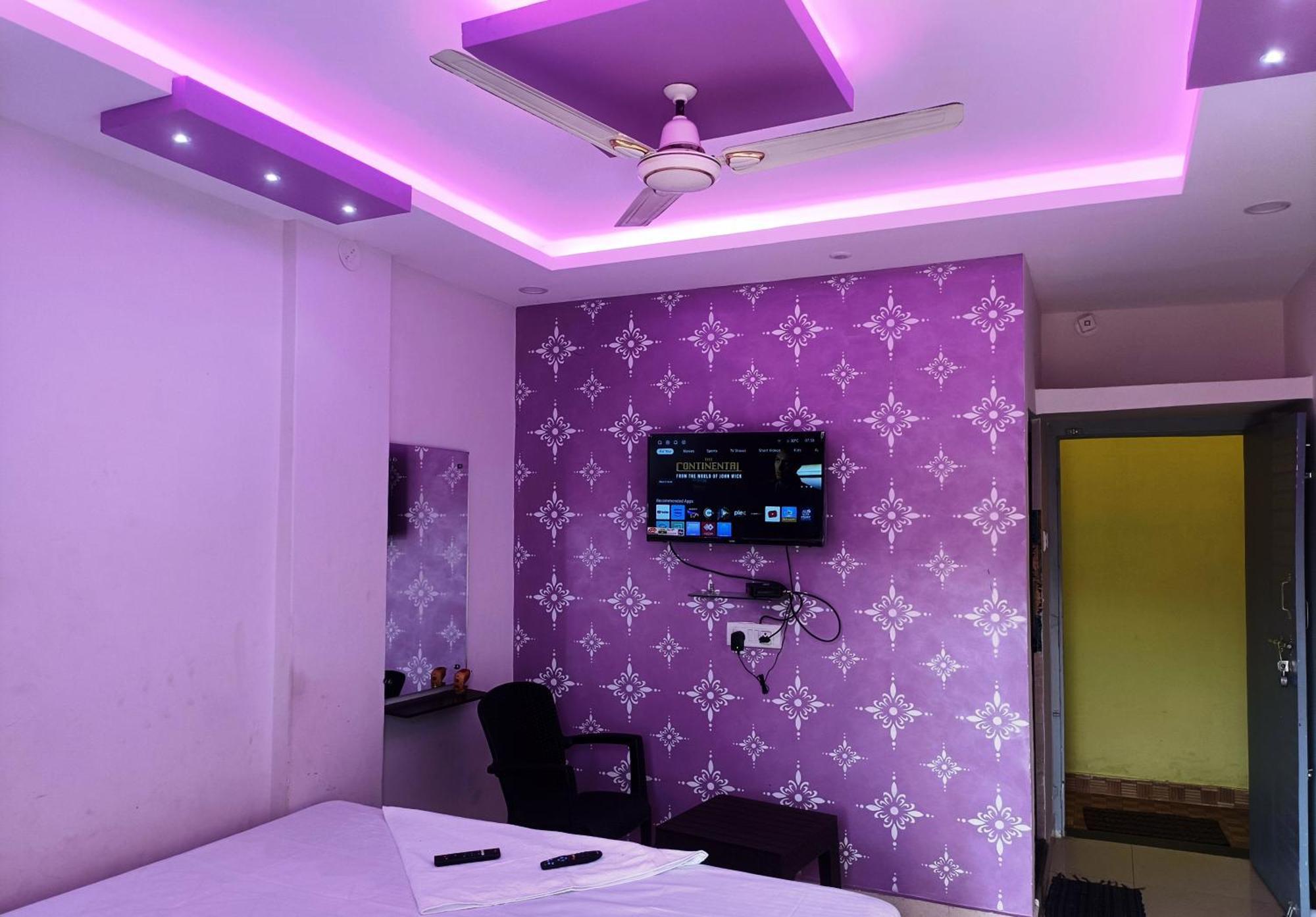 Hotel Grand View Puri Buitenkant foto