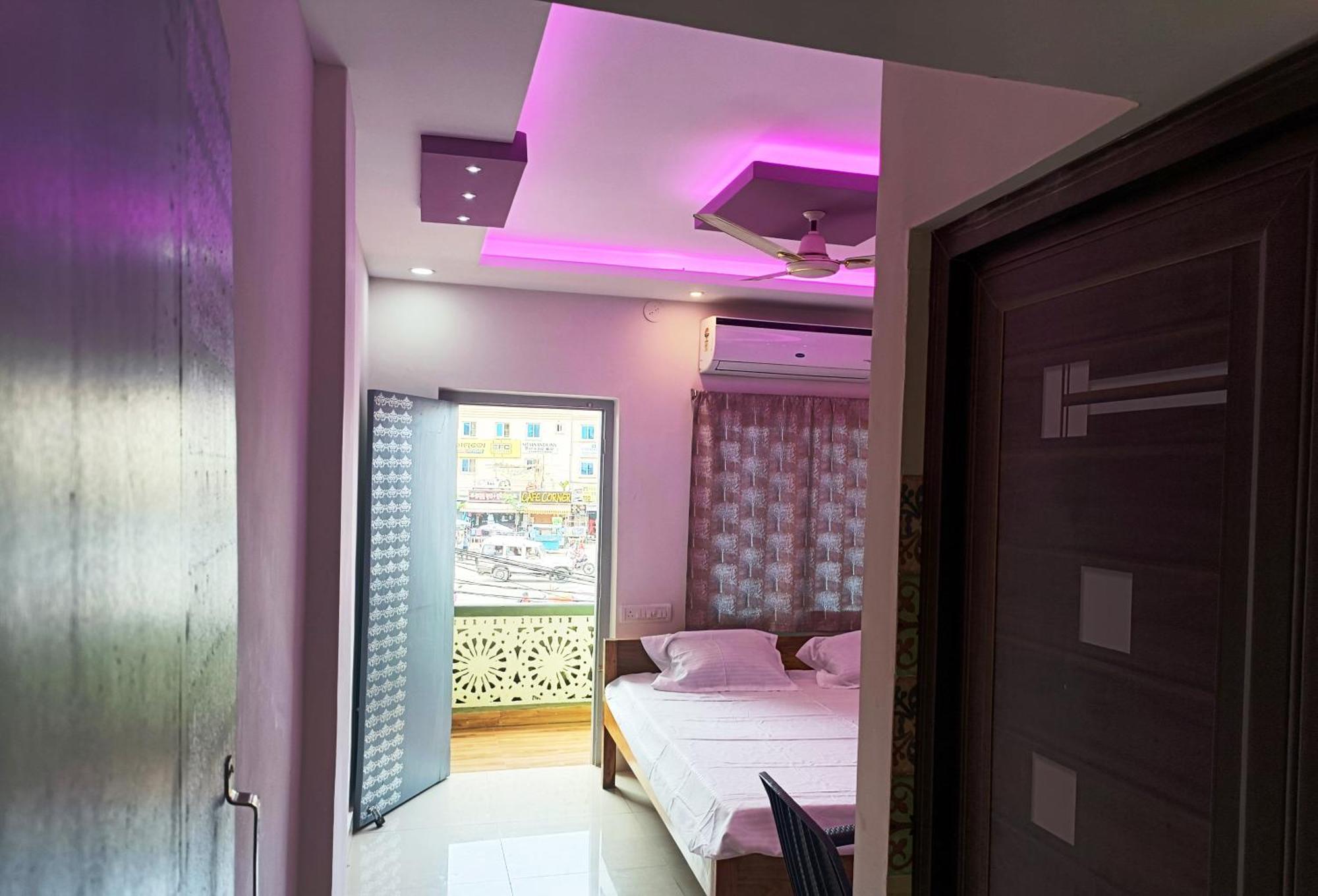 Hotel Grand View Puri Buitenkant foto