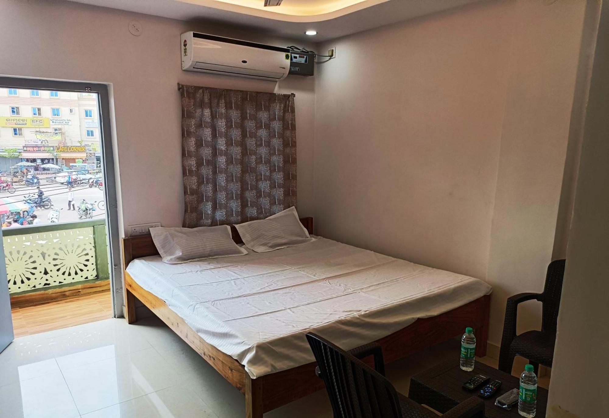 Hotel Grand View Puri Buitenkant foto