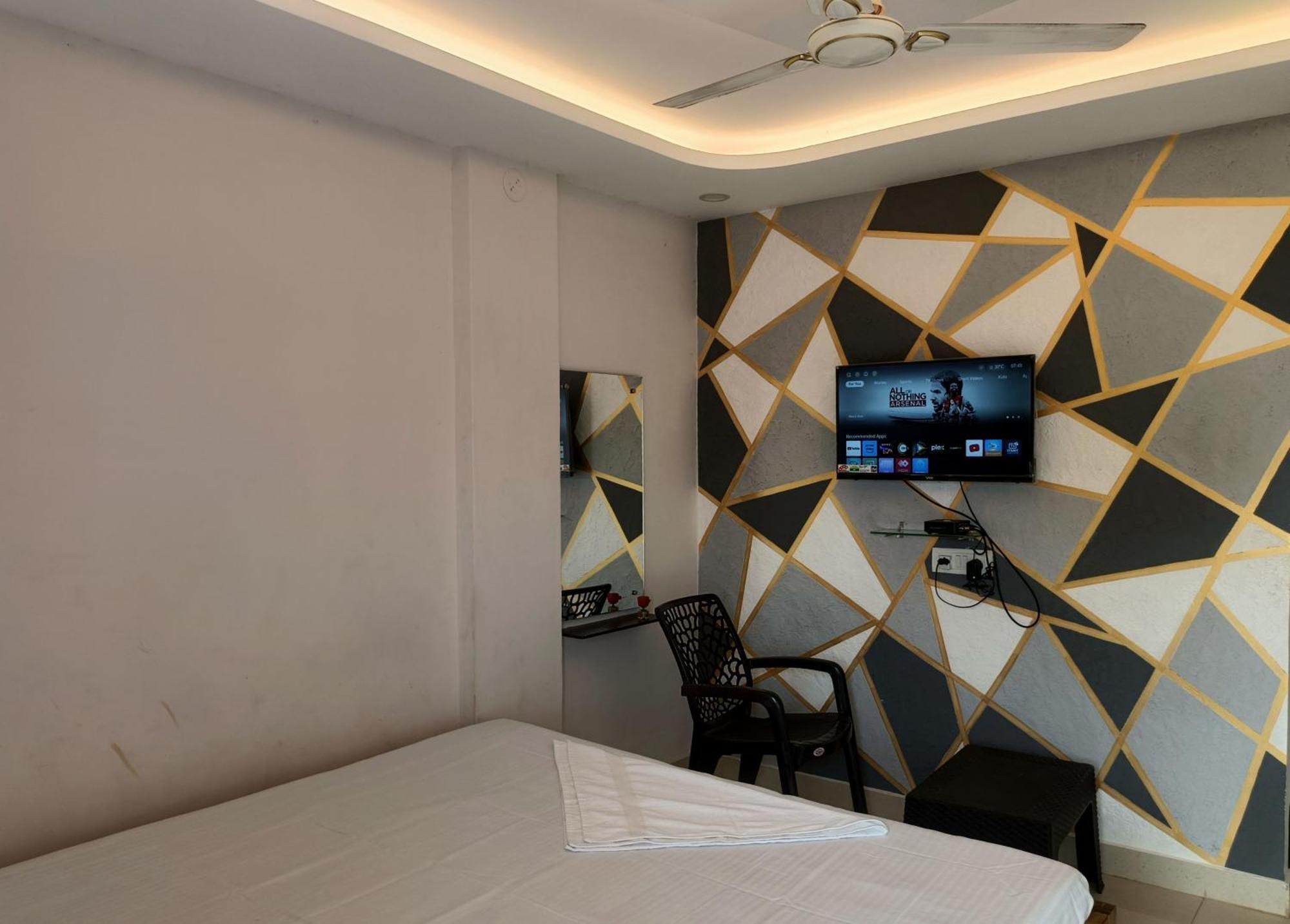 Hotel Grand View Puri Buitenkant foto
