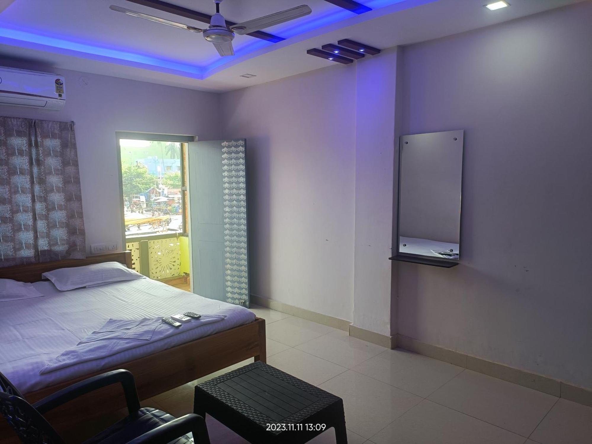 Hotel Grand View Puri Buitenkant foto