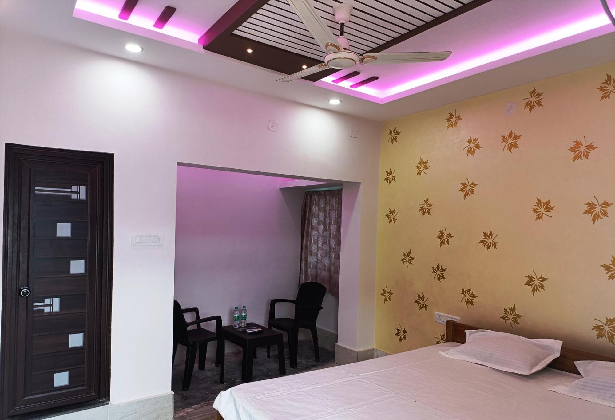 Hotel Grand View Puri Buitenkant foto