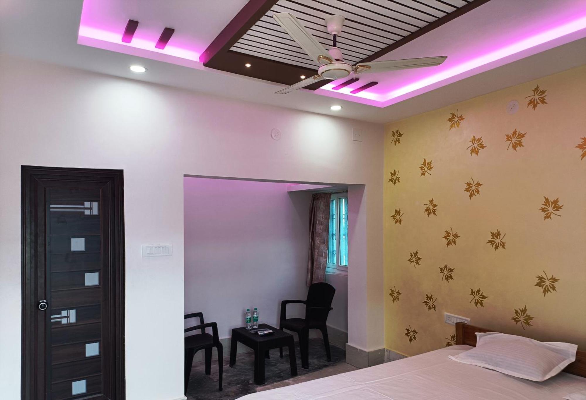 Hotel Grand View Puri Buitenkant foto